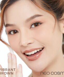 คอนแทคเลนส์ Vibrant Brown (Neo Cosmo)
